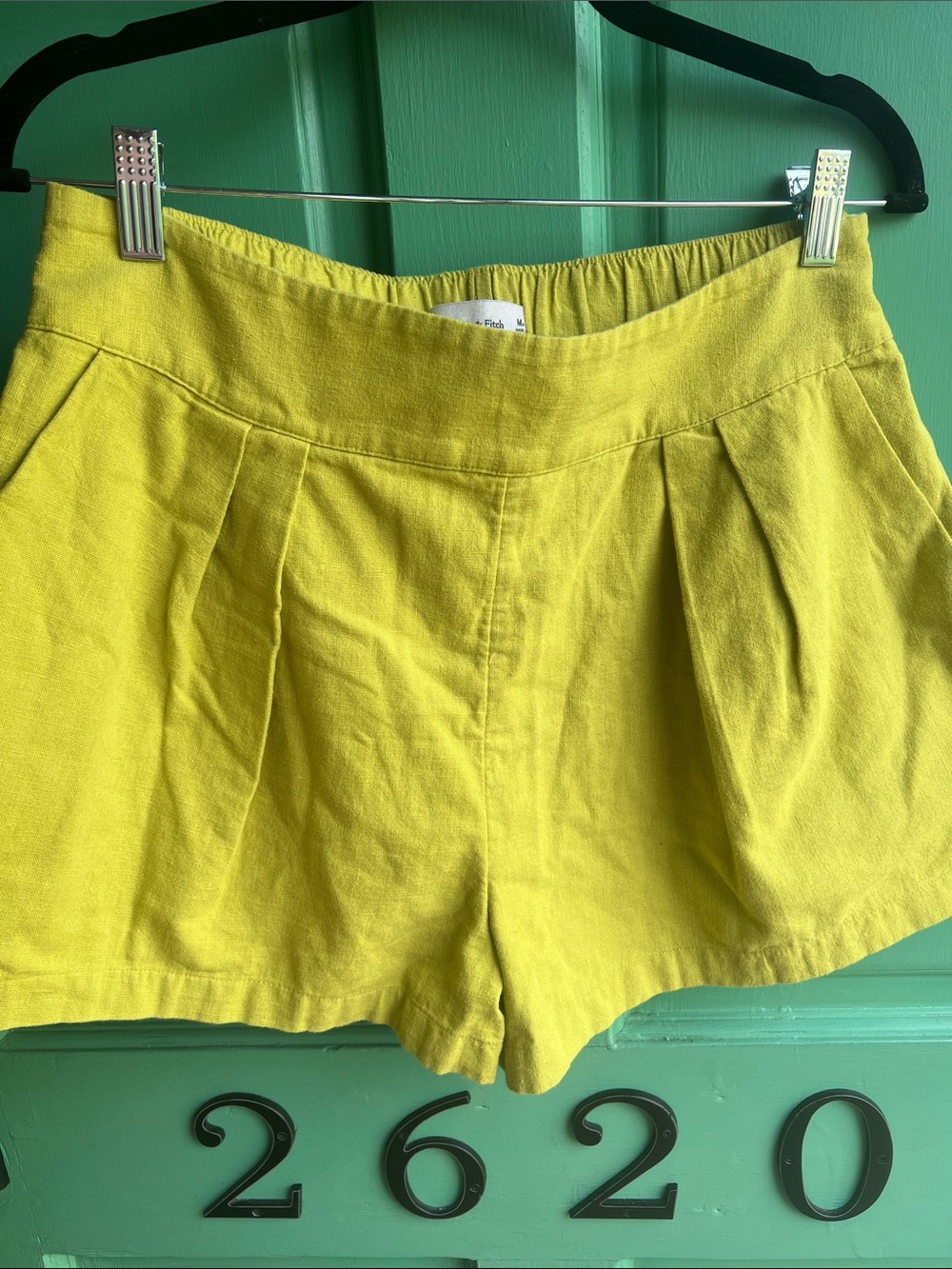 Abercrombie & Fitch Lime Green High-Waist Pleated Women's Shorts - medium